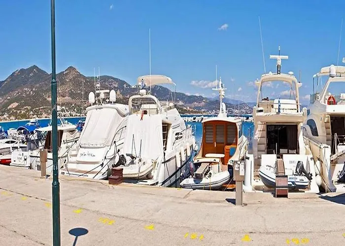 Dimitris 80m From The Néa Péramos