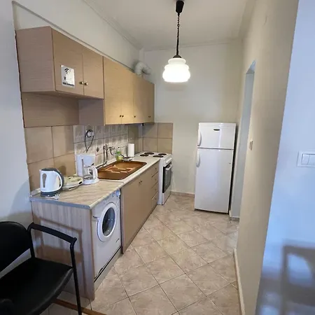 Apartment Dimitris 80m From The